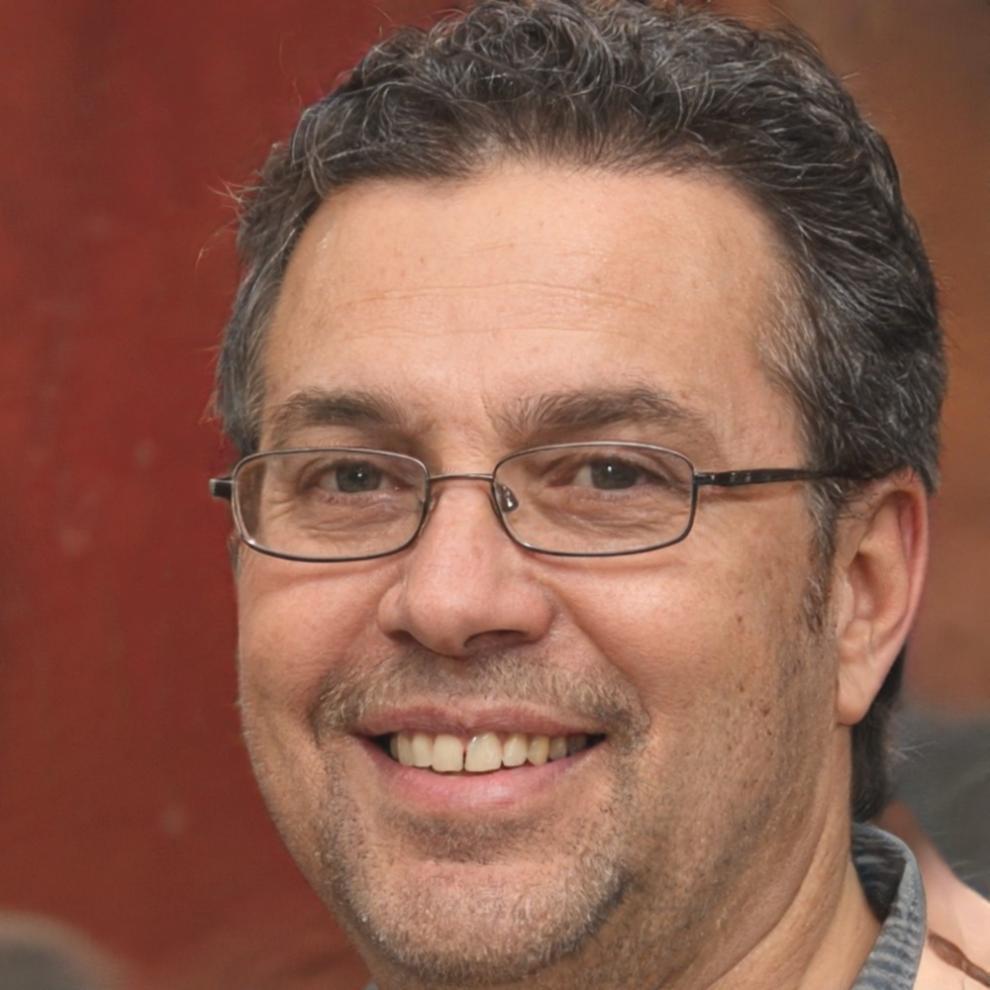 Методист разрабатывает структуру курса и учебные материалы